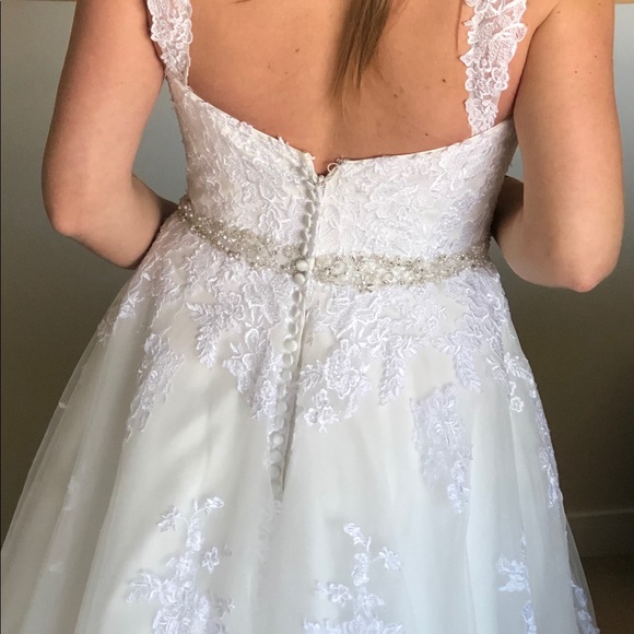 Alfred Angelo Wedding Dress - Picture 2 of 13
